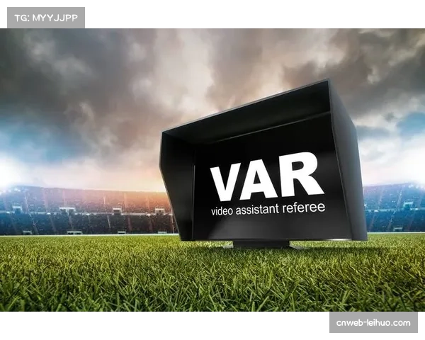 英超VAR服务由两家公司分拆运营，技术体系不统一加剧判罚流程混乱